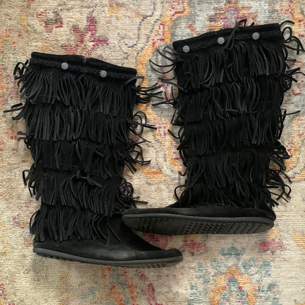 Minnetonka fringe boots